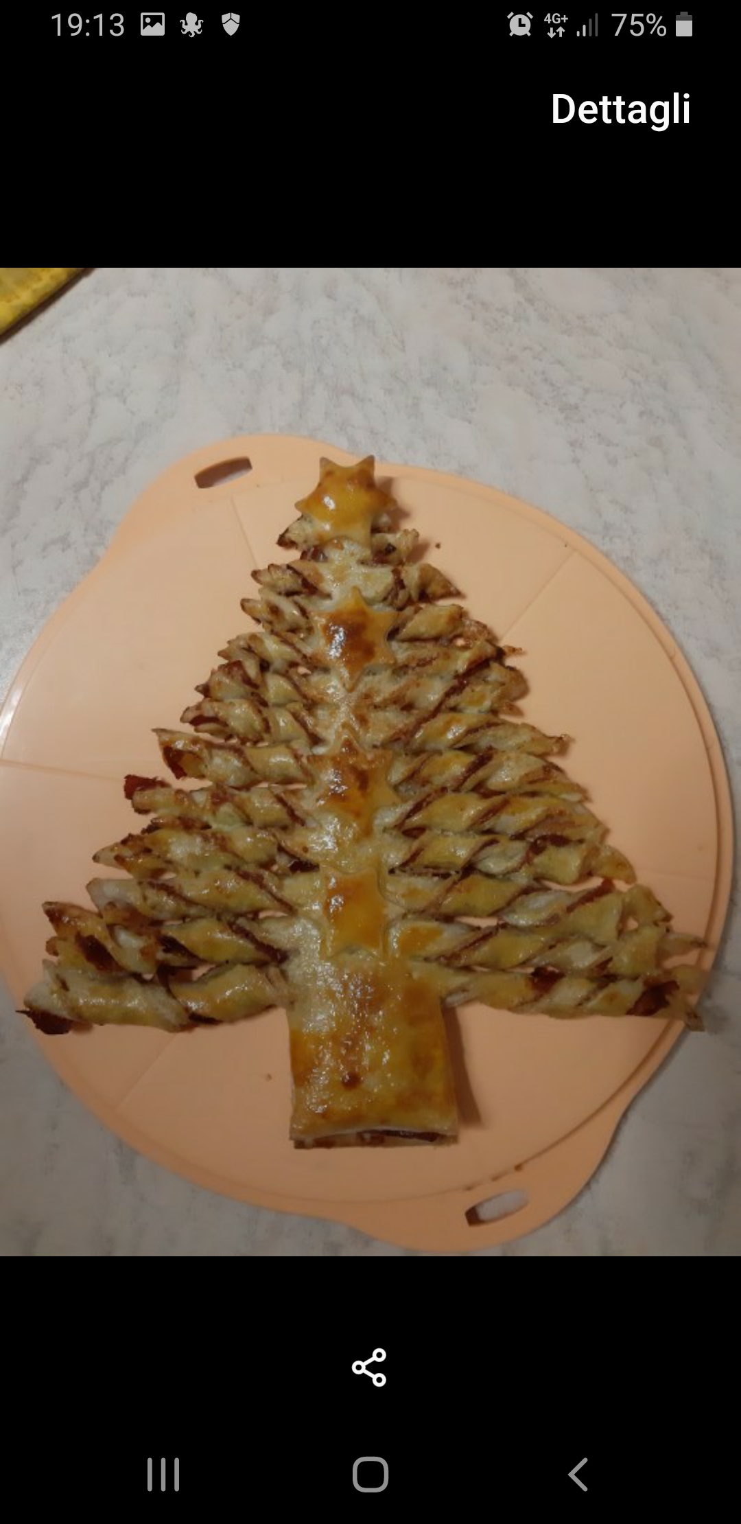 Albero di Natale di pasta sfoglia salato